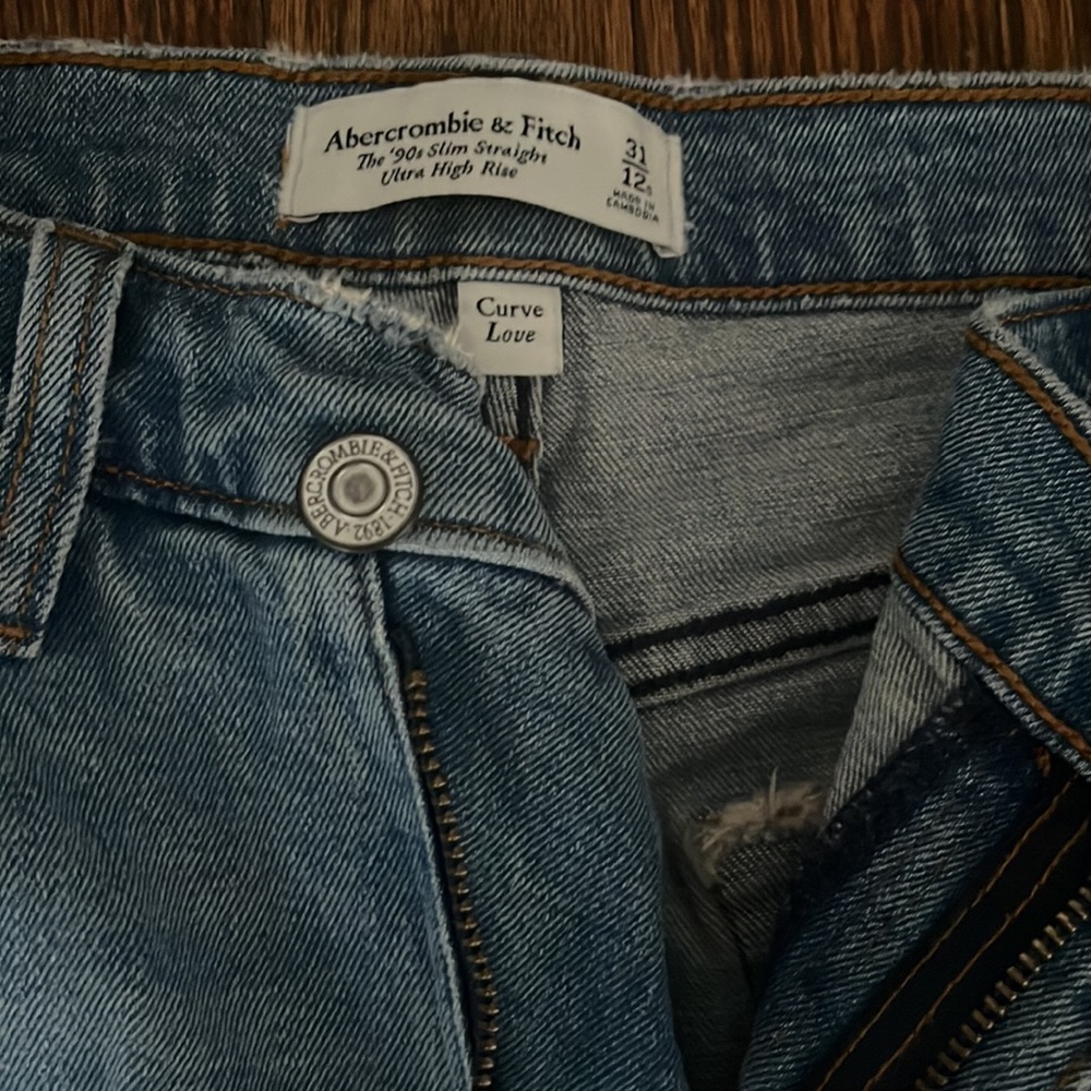 Abercrombie 90s slim straight high rise denim
